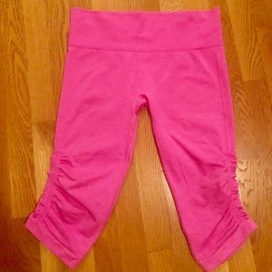 Lululemon Athletica pink capris Flow crop